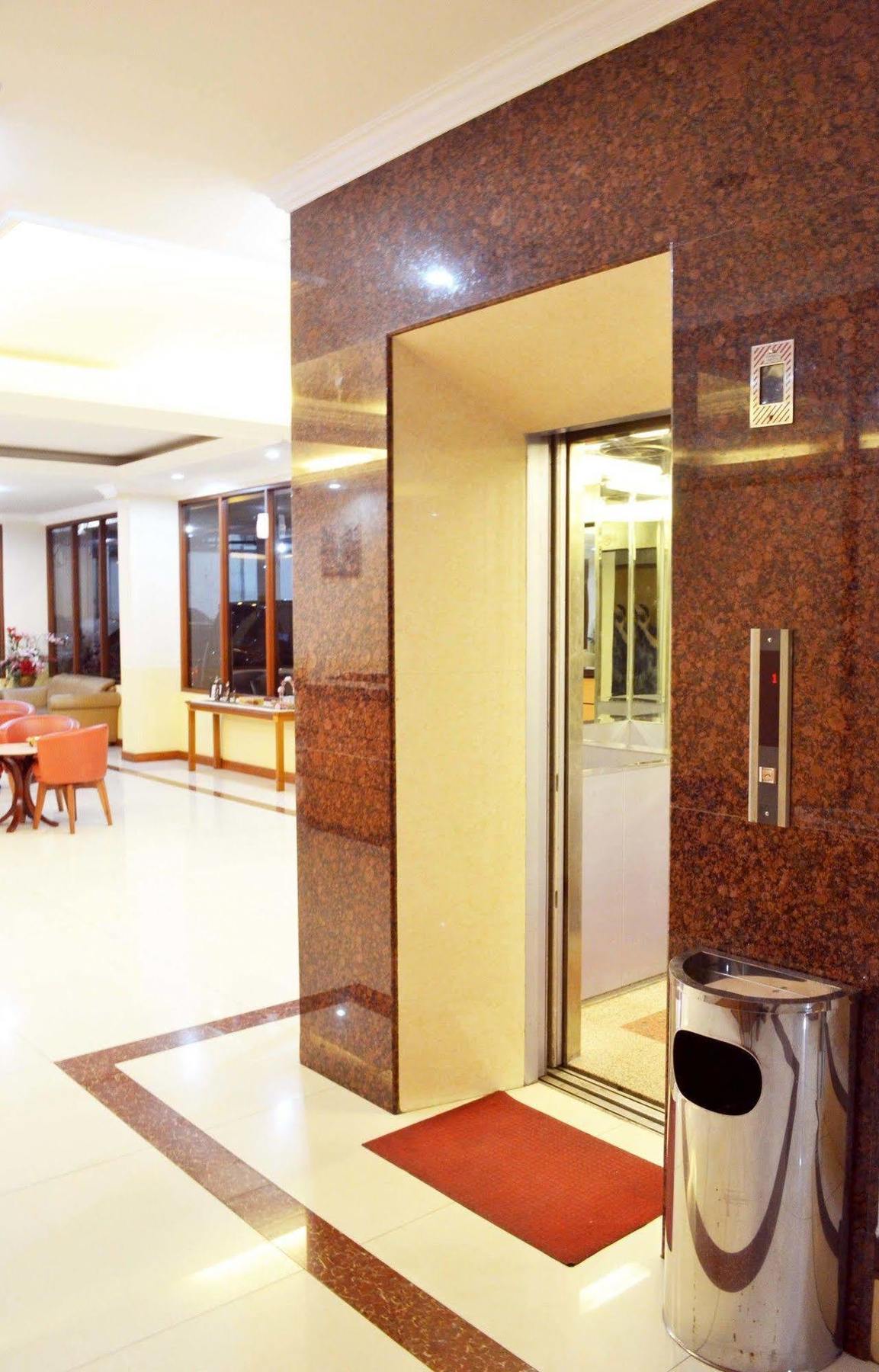 Newton Residence Jakarta Exteriér fotografie